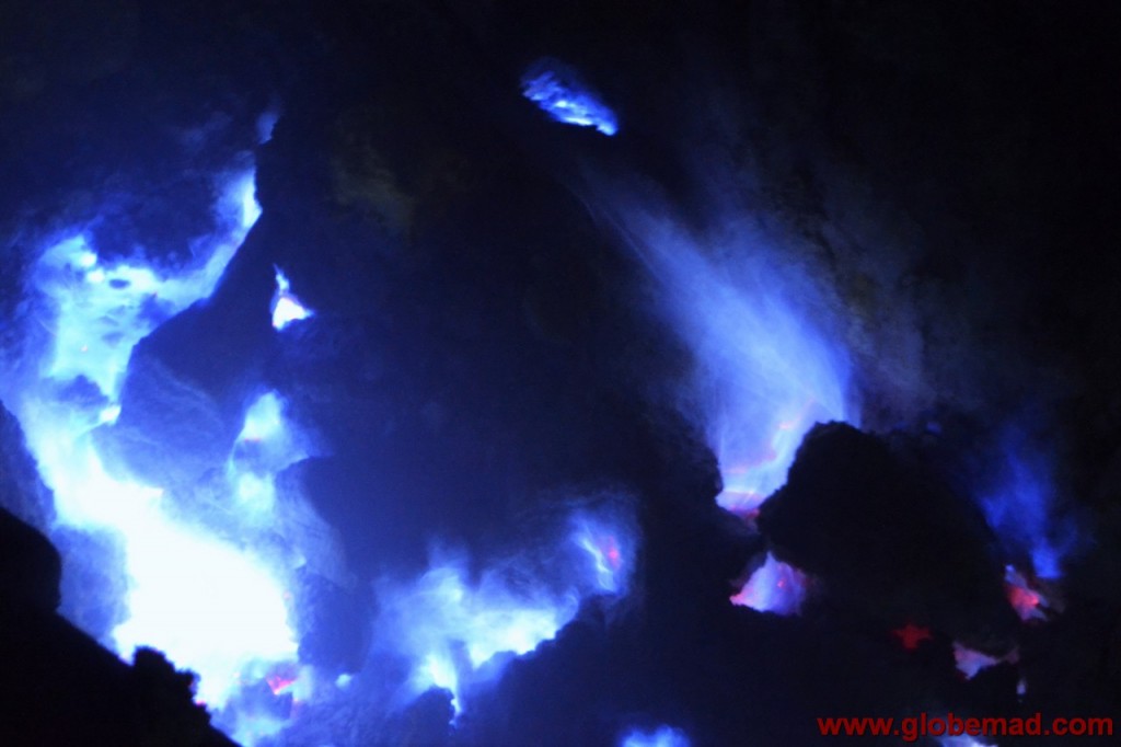 Kawah Ijen Java Indonesia sulphur mining photographs Globemad