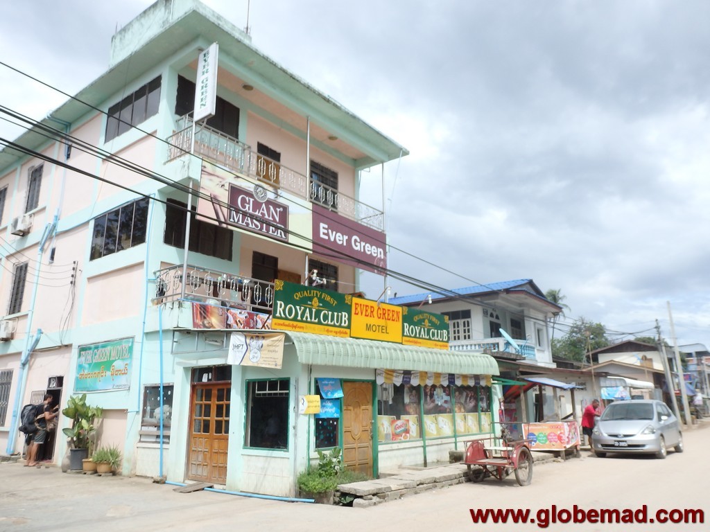 Budget guest house in Myawaddy Myanmar, cheap accommodation Globemad