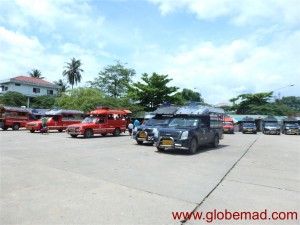 Mae Sot bus station taxis that can take you to the Thai Myanmar border