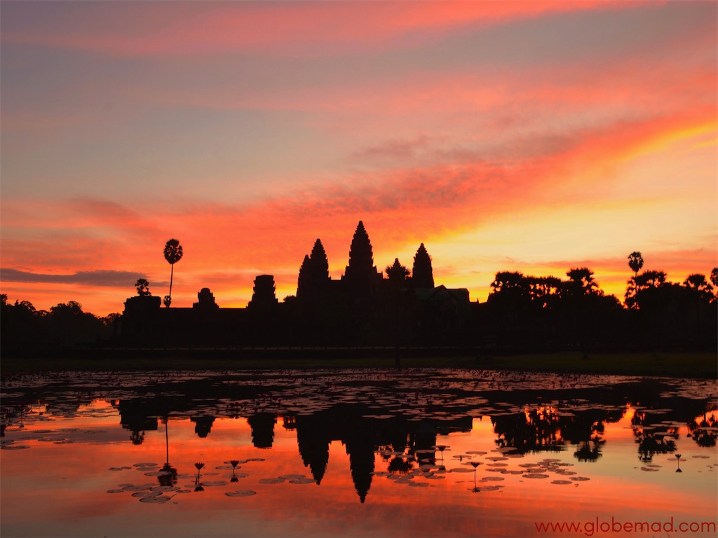Travel inspiration photos for backpacking in Cambbodia Globemad blogger photographs sunrise angkor wat tom