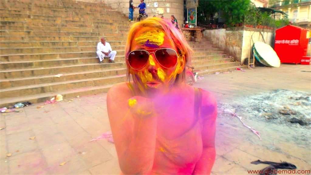 Holi festival photo ideas India photgraphy celebrate like a local backpacking in India Globmad Blog emma tryon