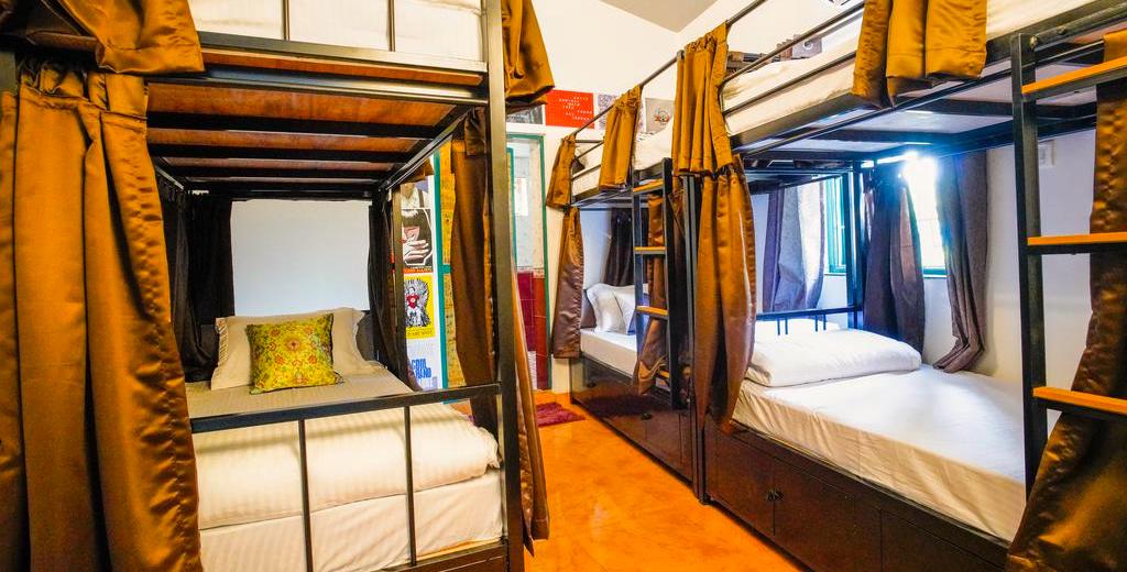 hostel Anjuna renting a bike in goa